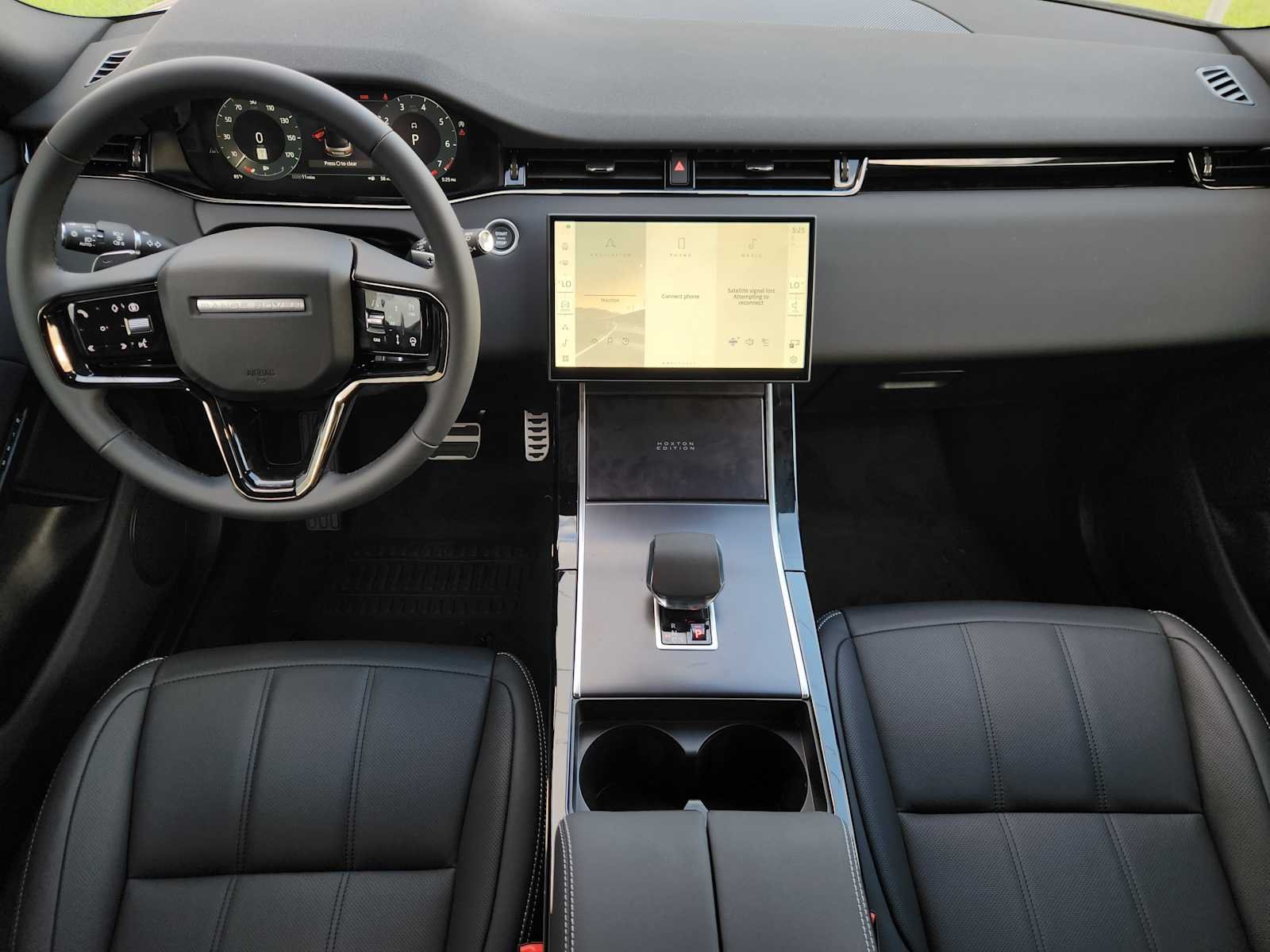 New 2026 Fuji White Land Rover Hoxton Edition image 4