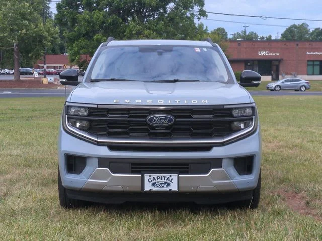 Used 2025 Gray Ford Platinum image 16