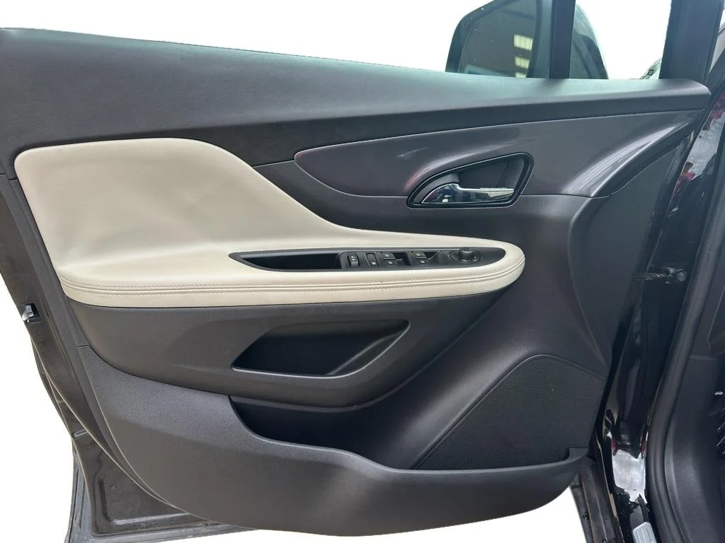 Used 2021 Ebony Twilight Metallic Buick Preferred image 8