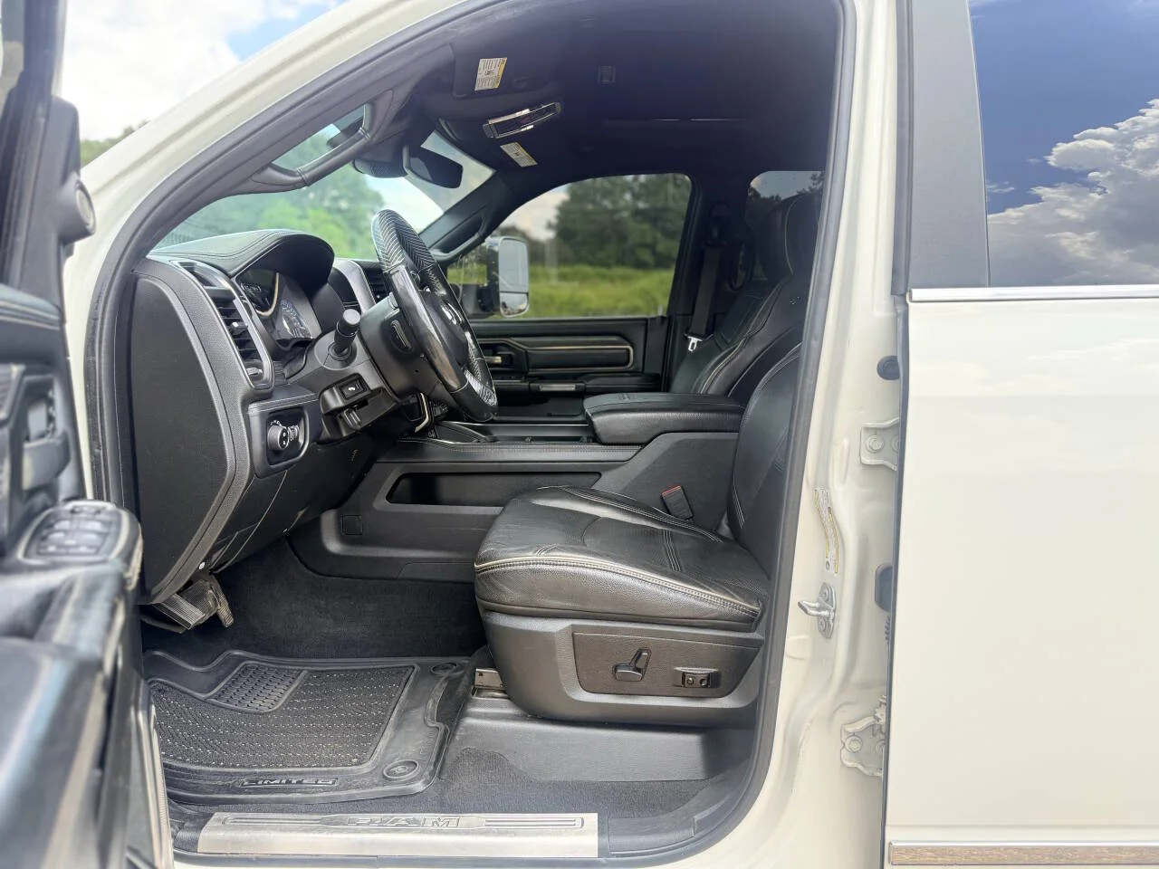 Used 2019 White RAM Limited 4x4 4dr Crew Cab 6.3 ft. SB Pickup image 20