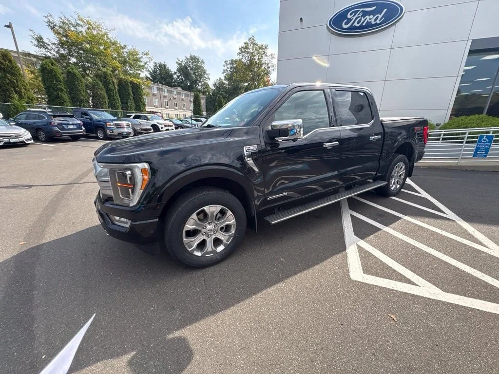 Used 2022 Black Metallic Ford Platinum image 4