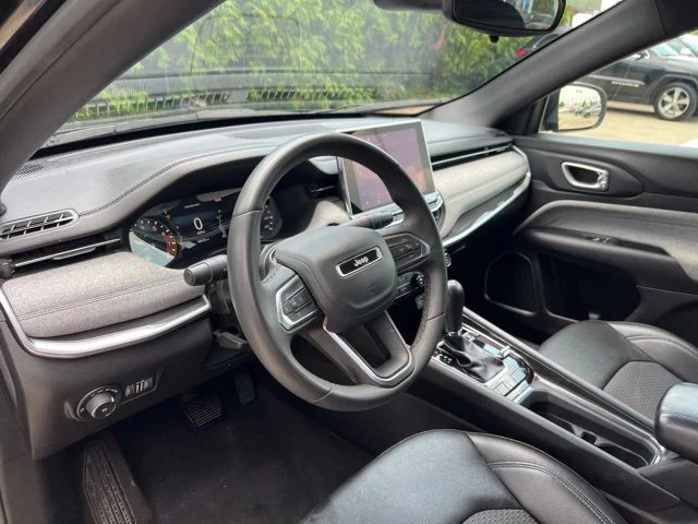 Used 2024 Black Jeep Latitude image 10
