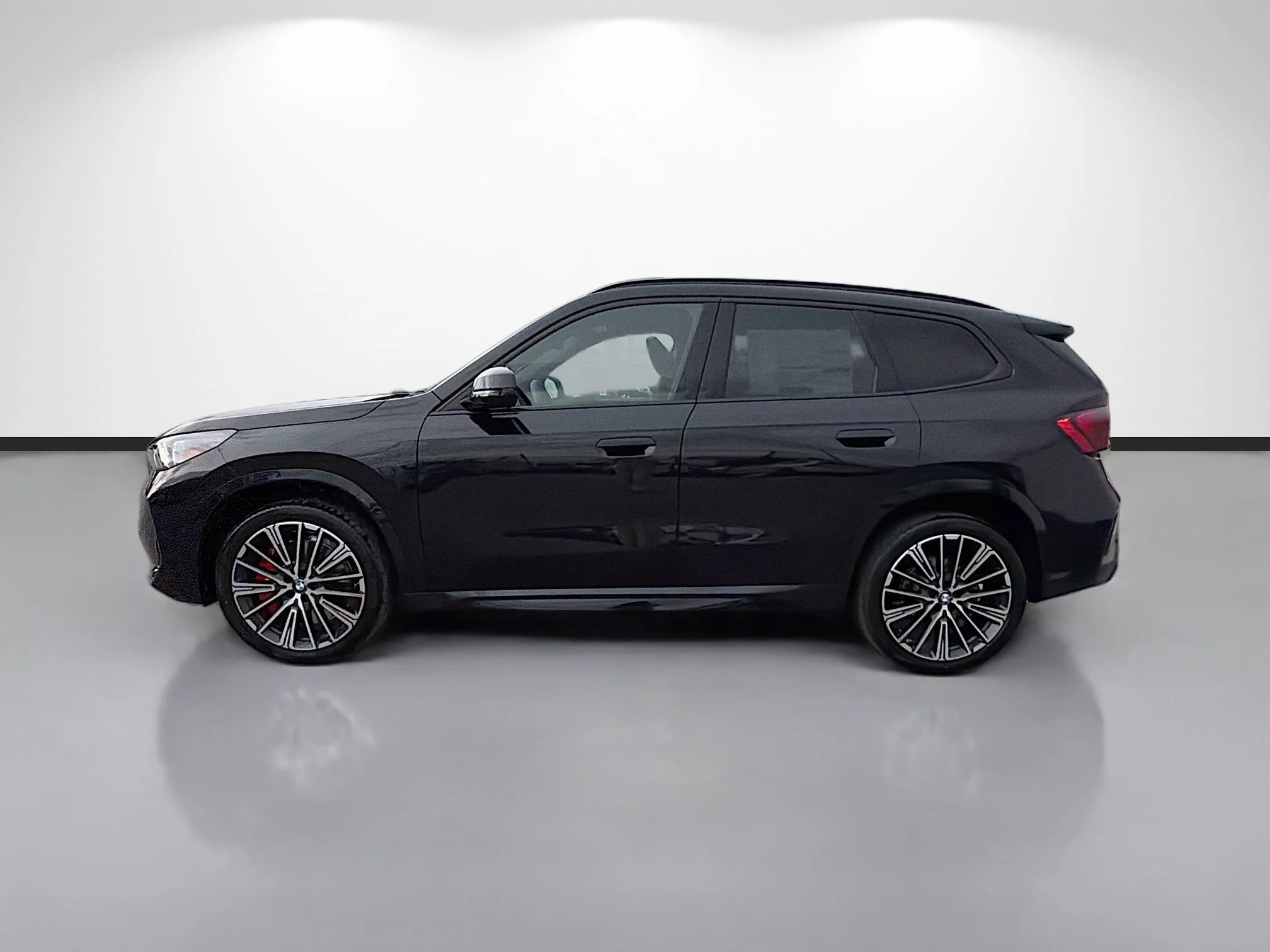 New 2026 Black Sapphire Metallic BMW xDrive28i image 6