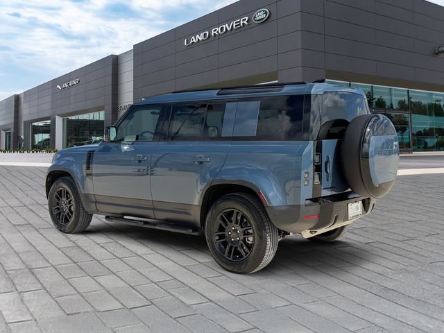 New 2026 Tasman Blue Land Rover S image 3