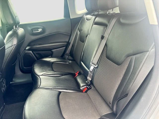 Used 2021 Silver Jeep Latitude image 22