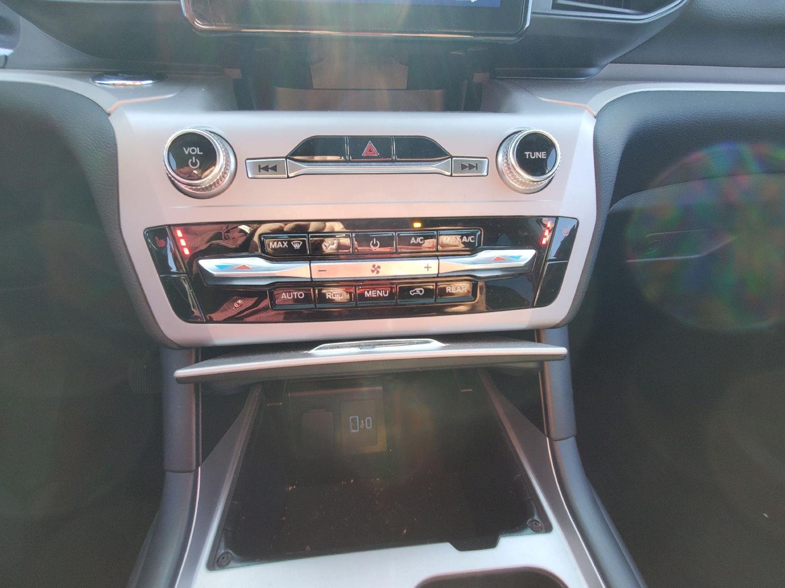 Used 2024 Agate Black Ford XLT image 15