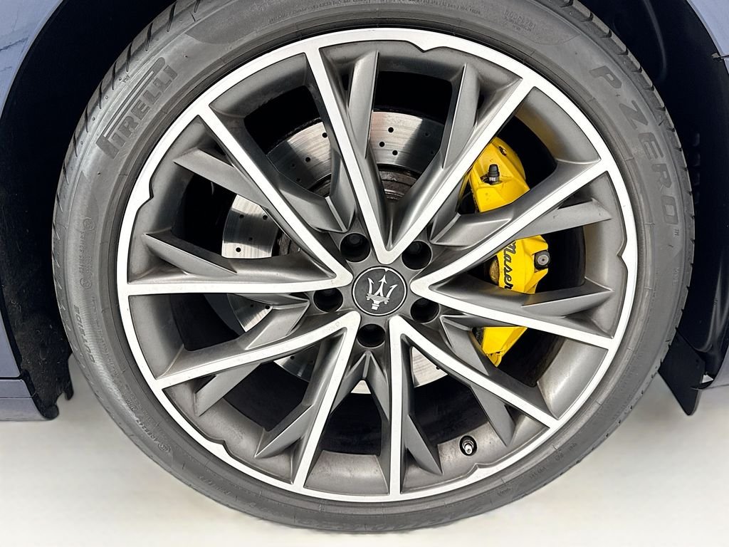 Used 2023  Maserati Modena image 32