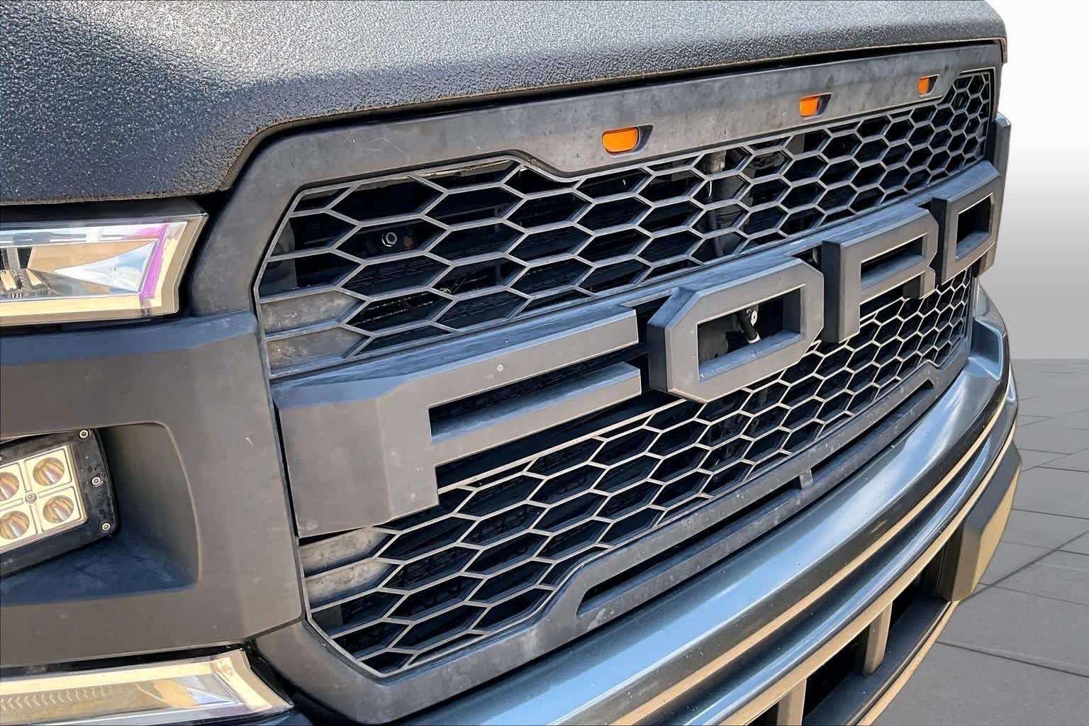 Used 2018 Magnetic Metallic Ford XLT image 29