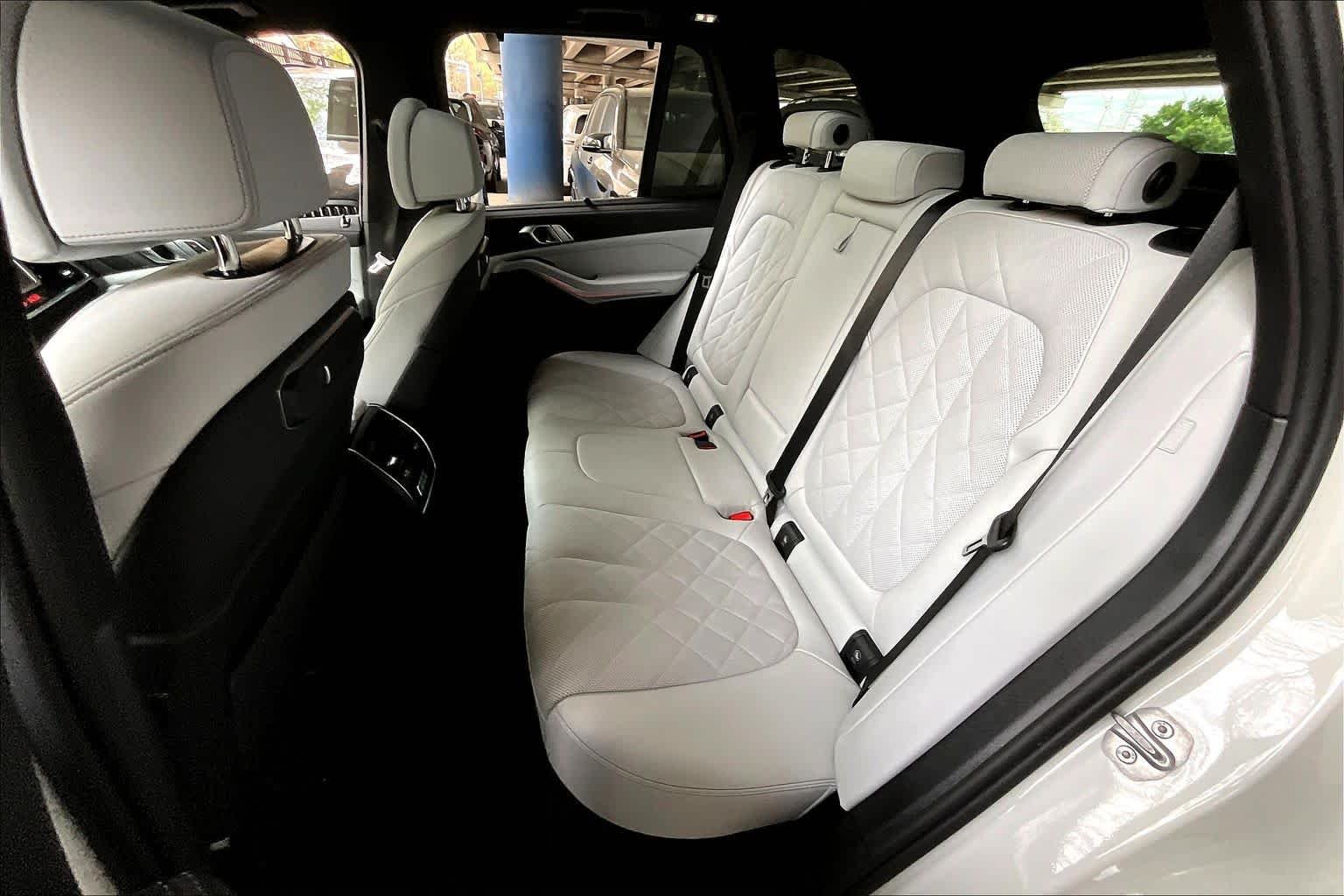 Used 2026 Alpine White BMW sDrive40i image 27