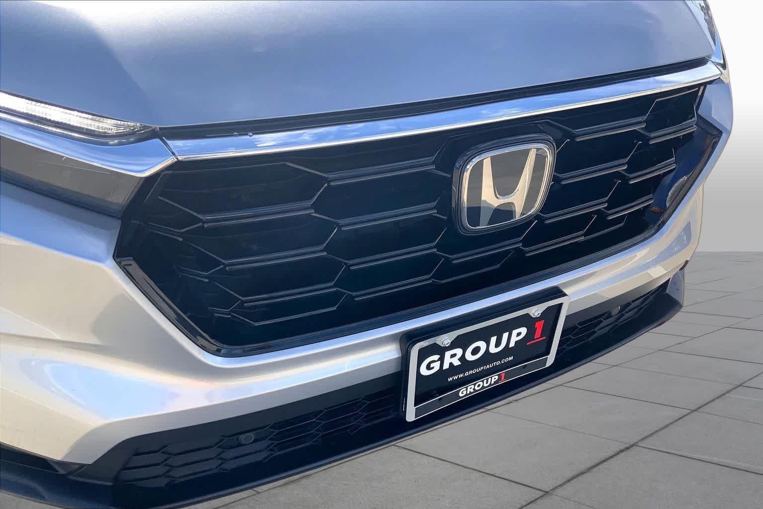 Used 2025 Solar Silver Metallic Honda EX-L image 29