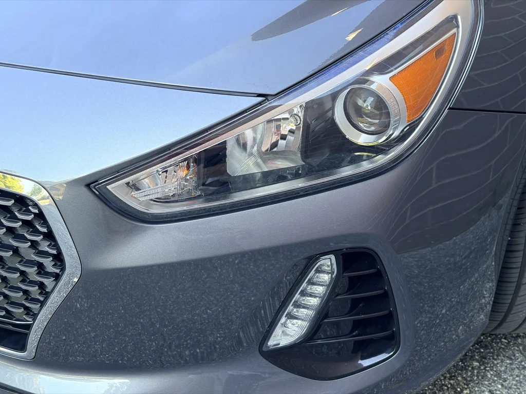 Used 2018 Summit Gray Hyundai Base image 32