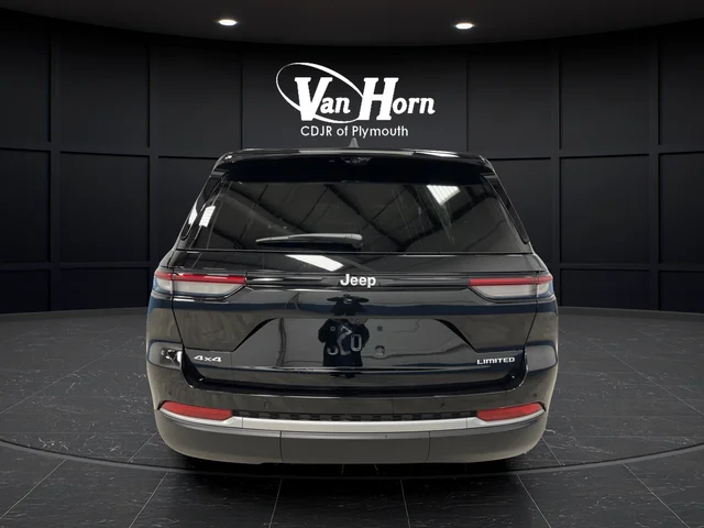 New 2026 Diamond Black Crystal Pearl-Coat Exterior Paint Jeep Limited image 14