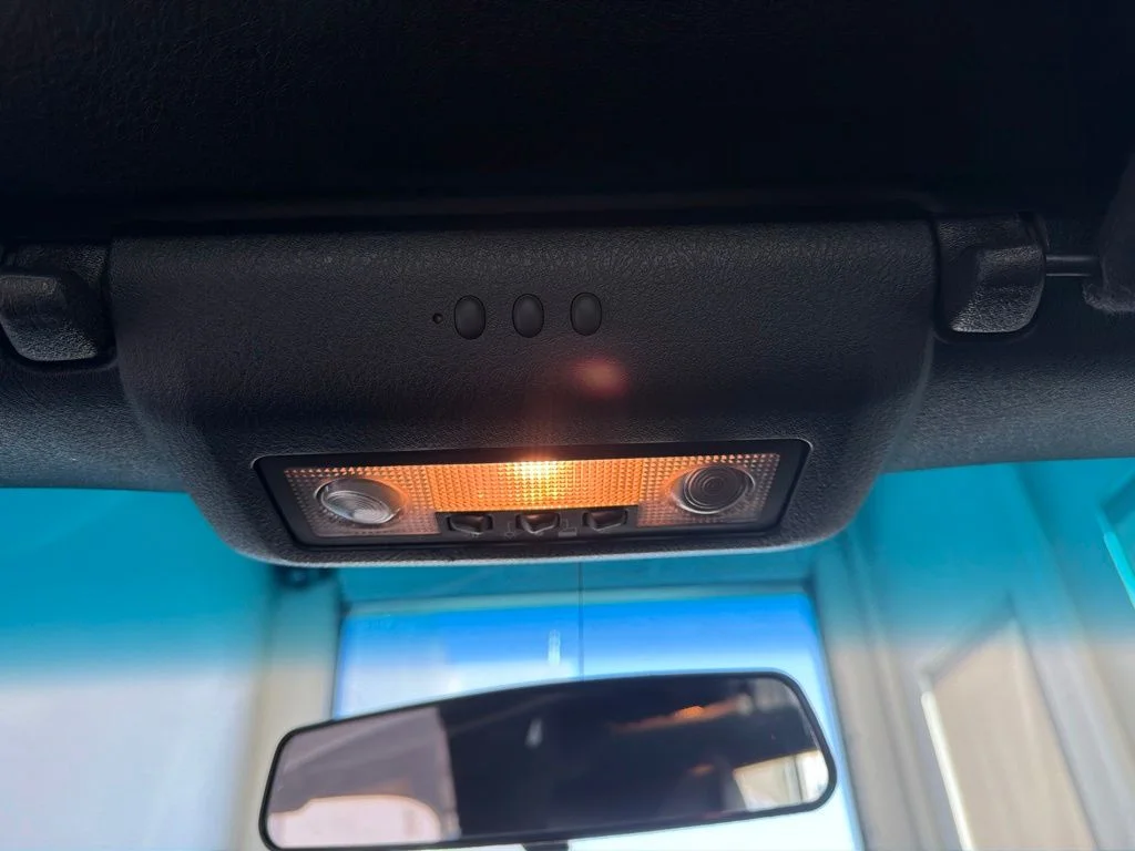 Used 2004 Light Ice Blue Metallic Ford Base image 26