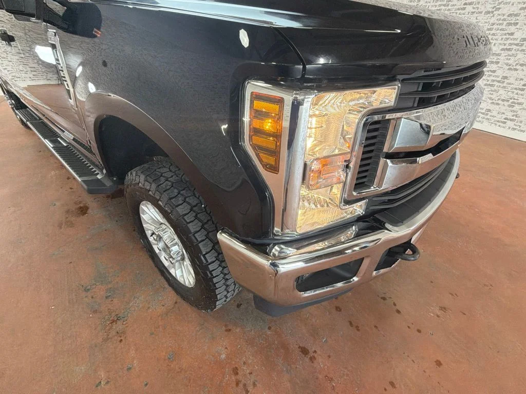 Used 2019 Black Metallic Ford XLT image 9