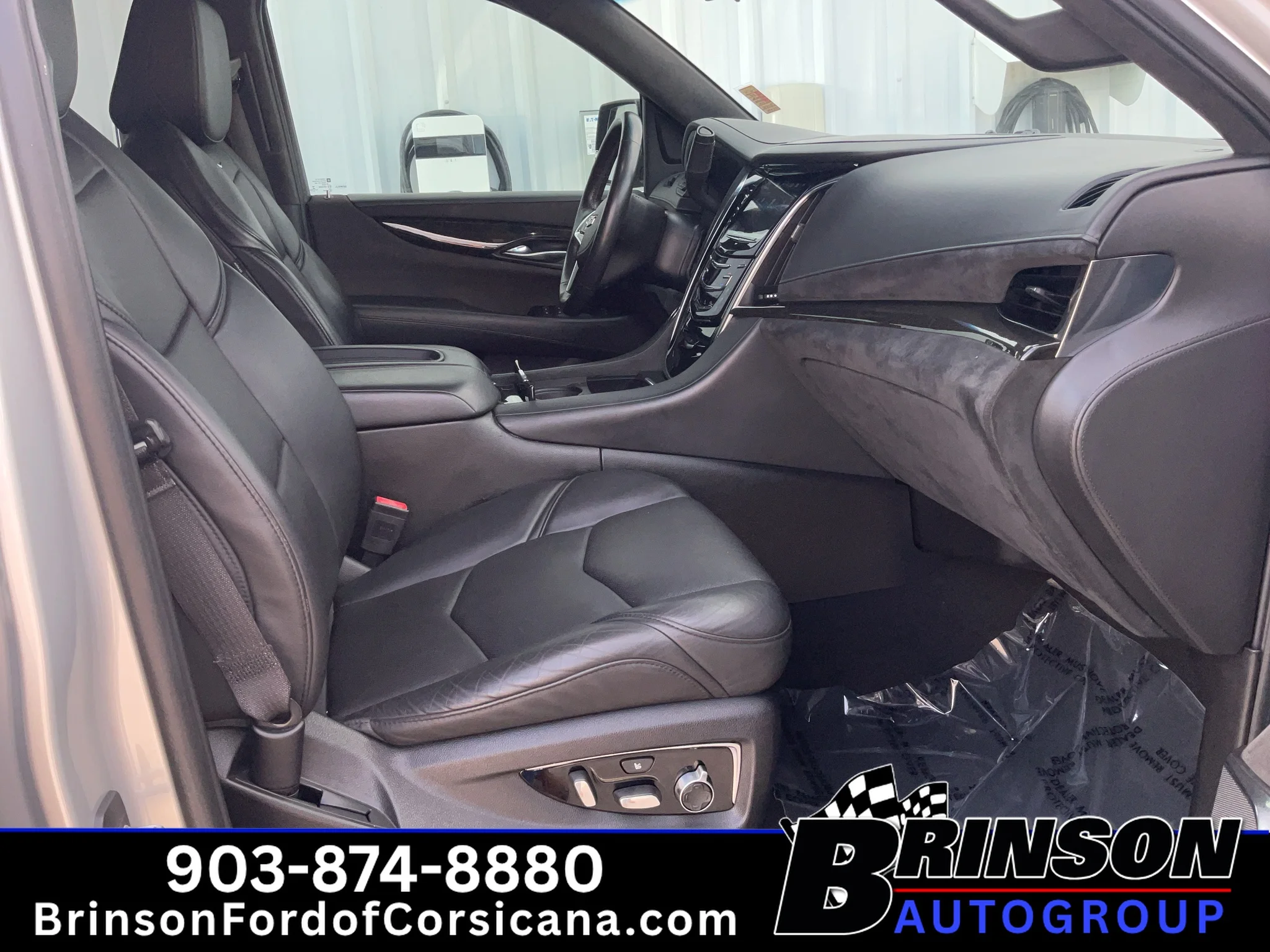 Used 2018 Radiant Silver Metallic Cadillac Platinum image 23