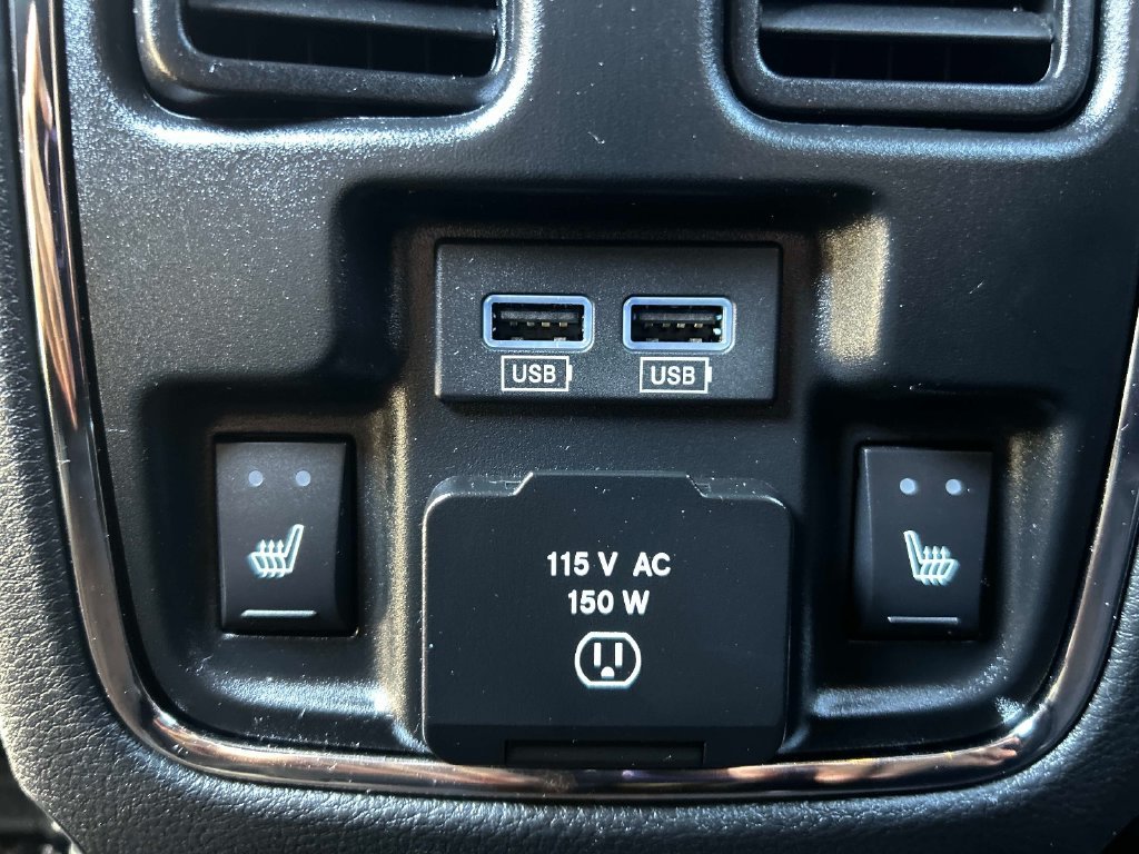 Used 2017 Silver Jeep Limited image 20