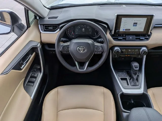 Used 2025 Beige Toyota XLE Premium image 15