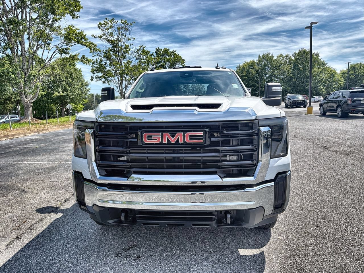 Used 2024 Summit White GMC Pro DRW image 3
