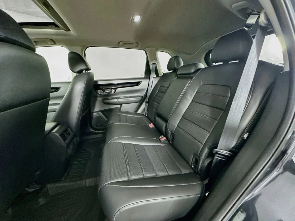 Used 2024 sparkle silver metallic Honda EX-L image 25
