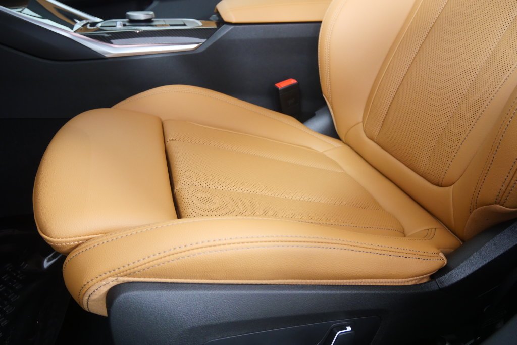 Used 2026 Alpine White BMW M340i image 10