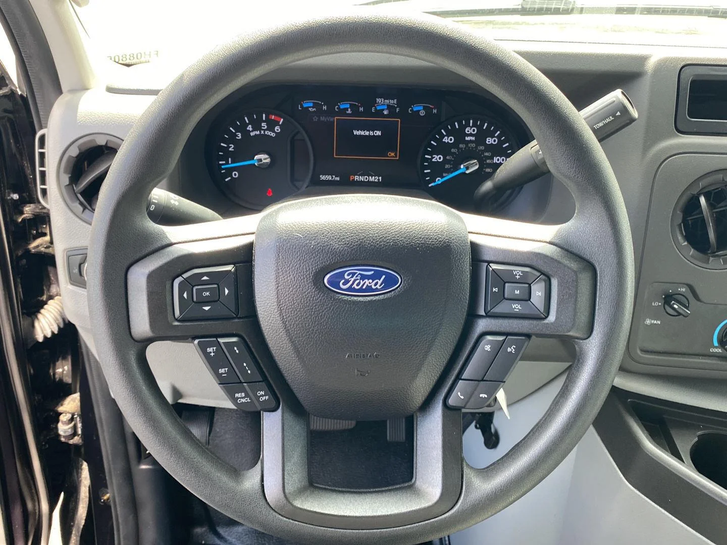 Used 2027 Wh Ford  image 15