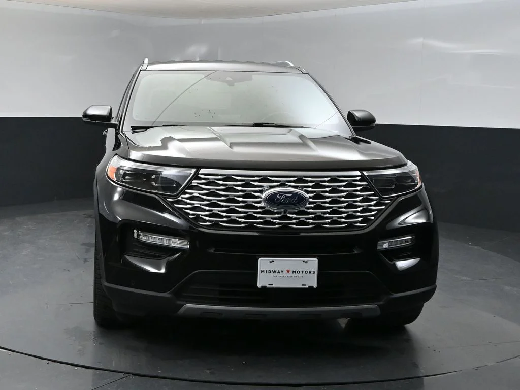 Used 2021 Black Metallic Ford Platinum image 6