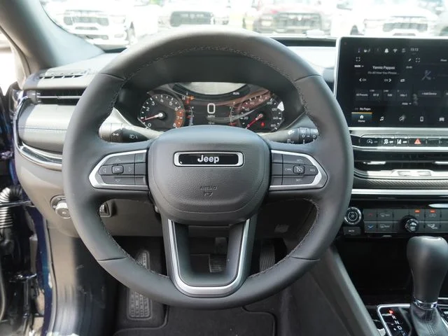 New 2026 Fathom Blue Pearl-Coat Exterior Paint Jeep Latitude image 26