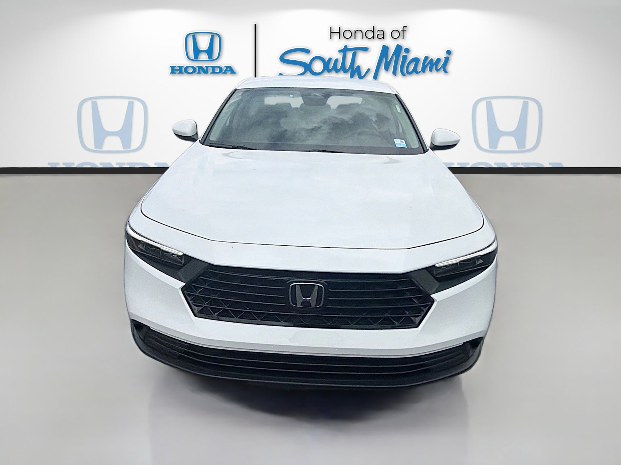 New 2026 Platinum White Pearl Honda LX image 2