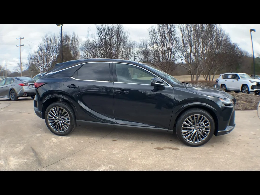2026 Lexus RX PHEV 450h+ - Photo 9