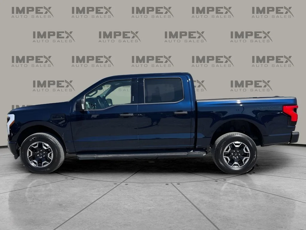 Used 2023 Blue Ford XLT image 2