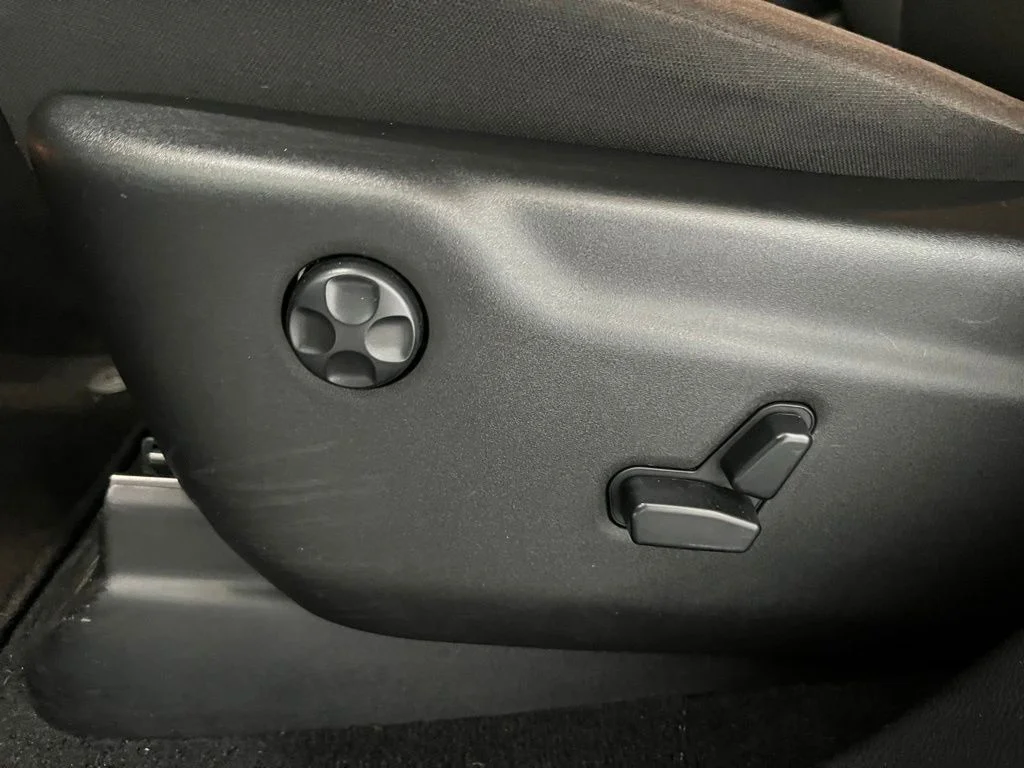 Used 2020 Black Jeep Laredo E image 20