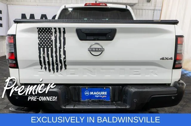 Used 2022 White Nissan S image 6