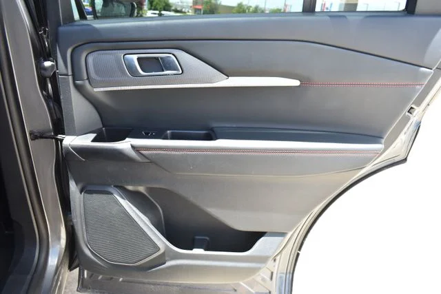 Used 2025 Gray Ford ST-Line image 21