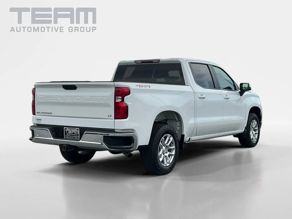Used 2023 SUMMIT WHITE Chevrolet LT image 7