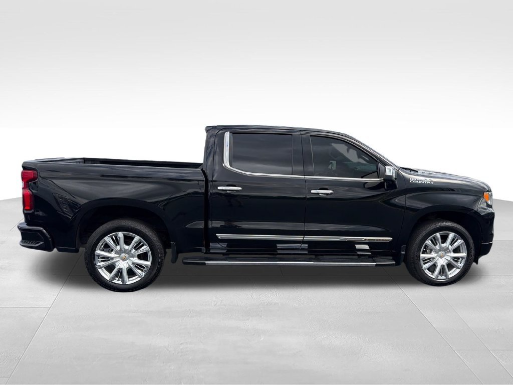 Used 2022 Black Chevrolet High Country image 6