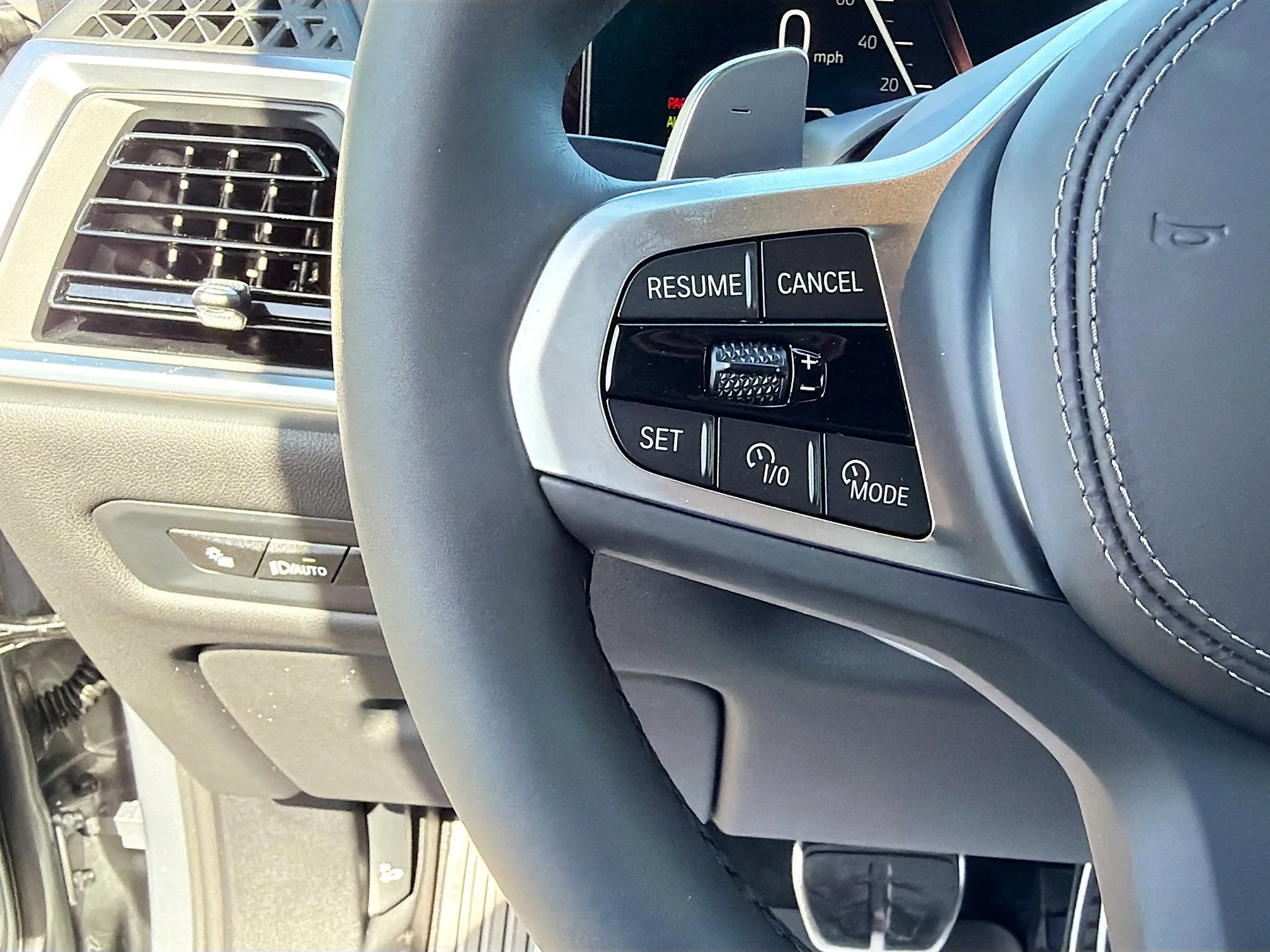 New 2026 Skyscraper Grey Metallic BMW sDrive40i image 38