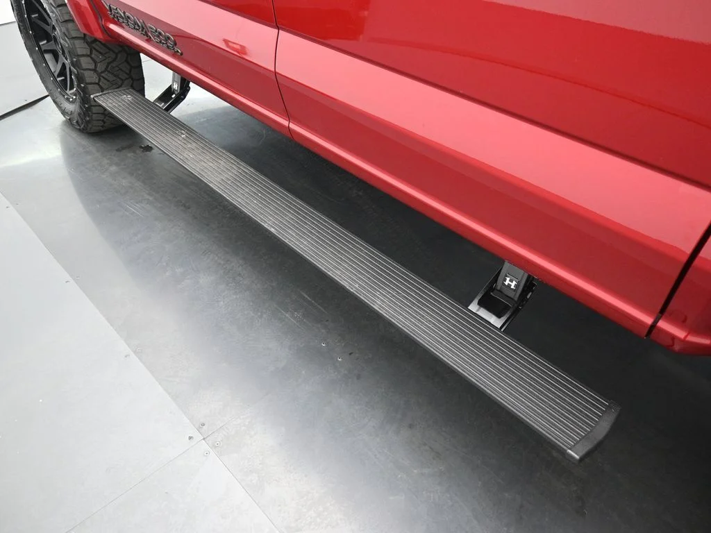New 2025 Rapid Red Metallic Tinted Clearcoat Ford Lariat image 26