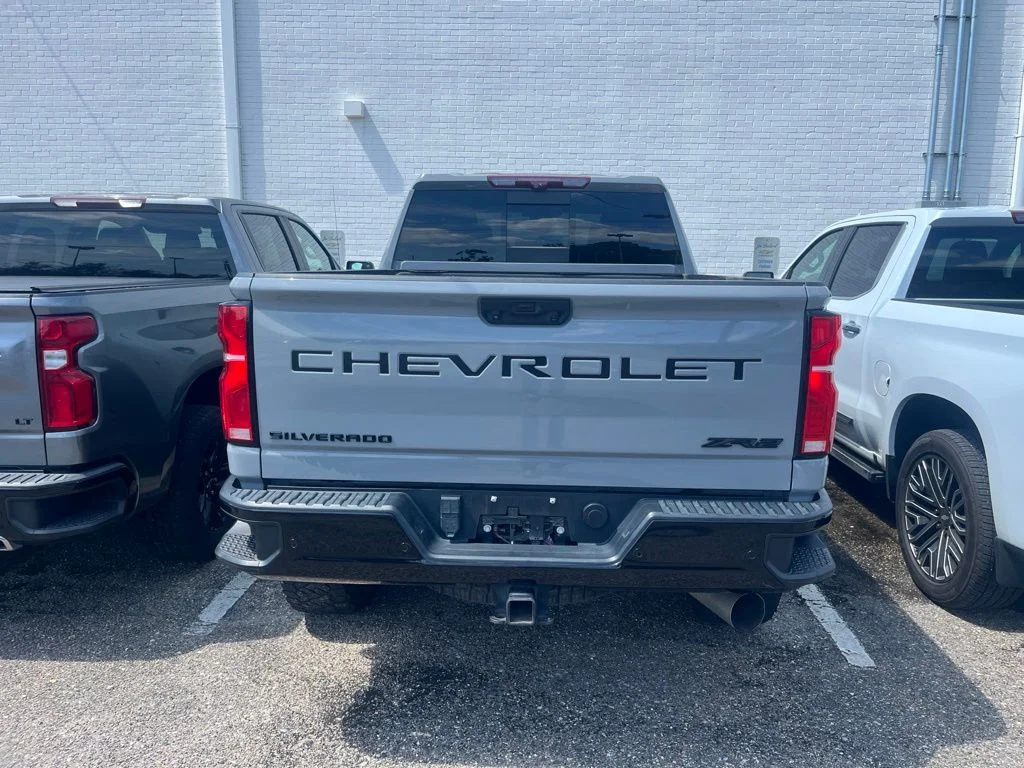Used 2024 Gray Chevrolet ZR2 image 6