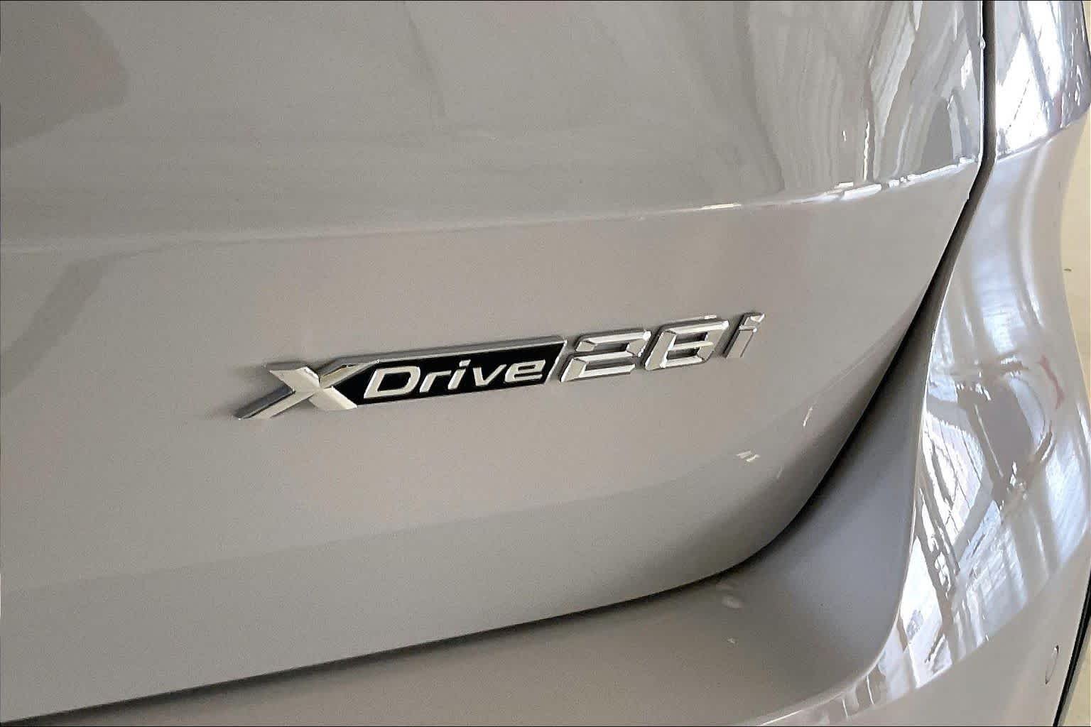 New 2026 Dune Grey Metallic BMW xDrive28i image 15