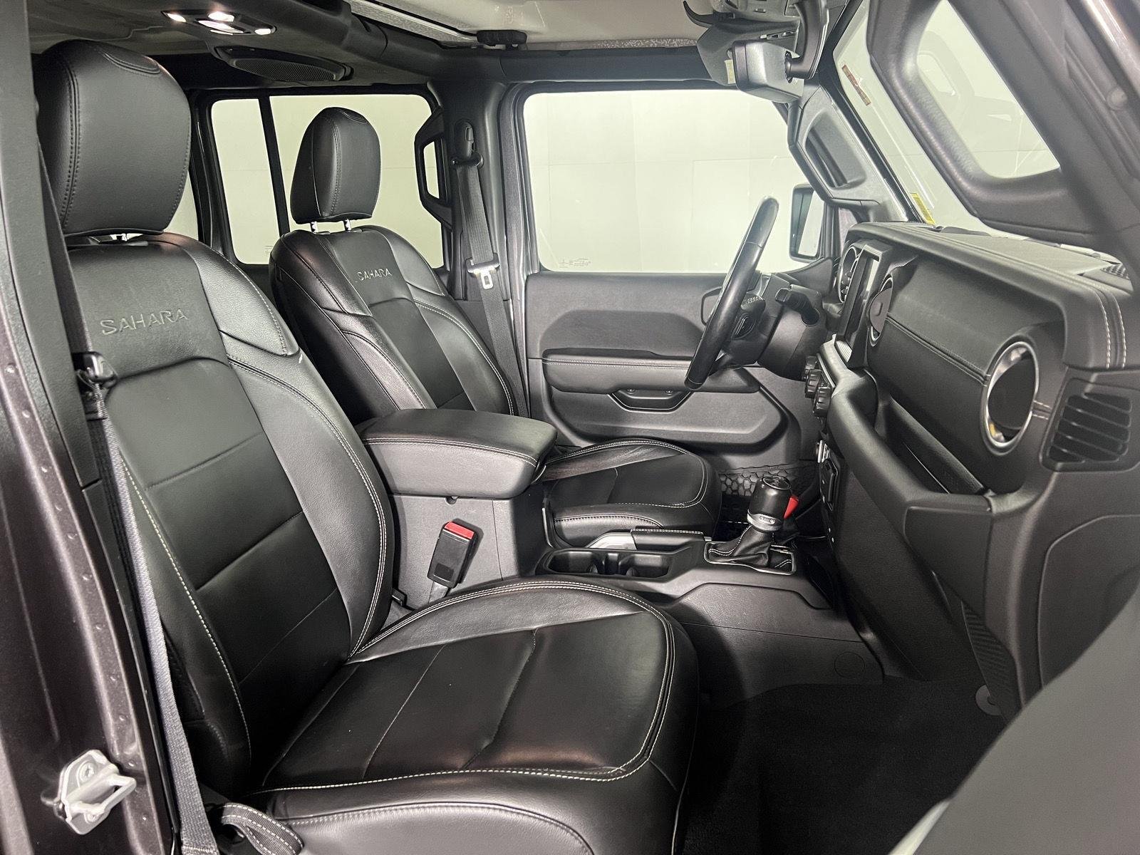 Used 2021 Granite Crystal Metallic Clearcoat Jeep Unlimited Sahara image 9