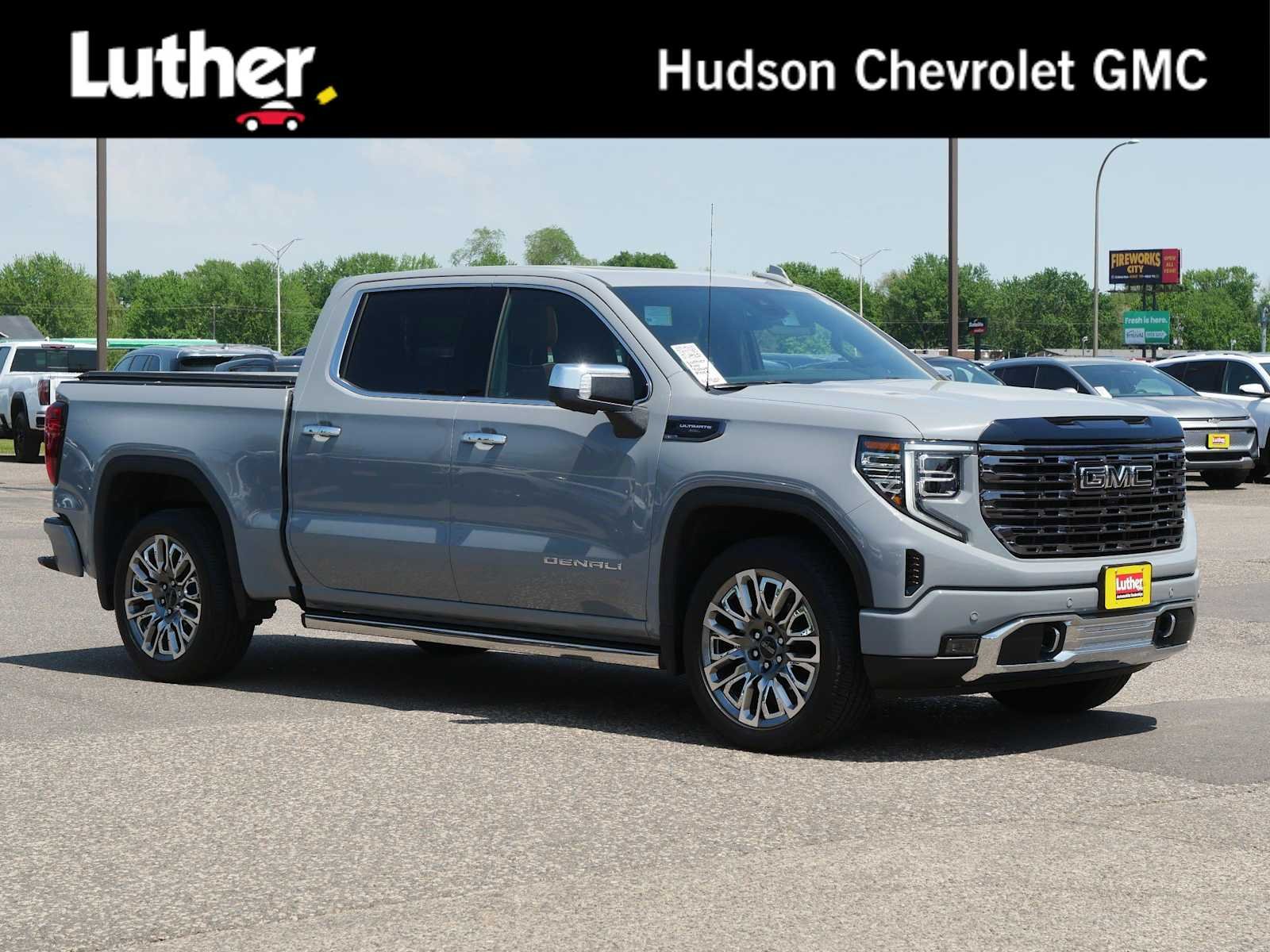 2025 GMC Sierra 4WD Crew Cab Short Box Denali Ultimate's photo