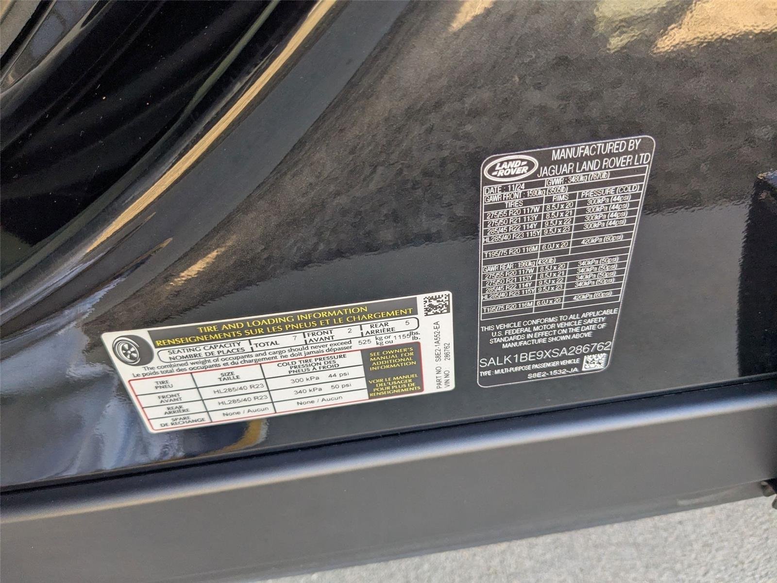 Used 2025 Santorini Black Metallic [Black] LAND ROVER AUTOBIO image 36