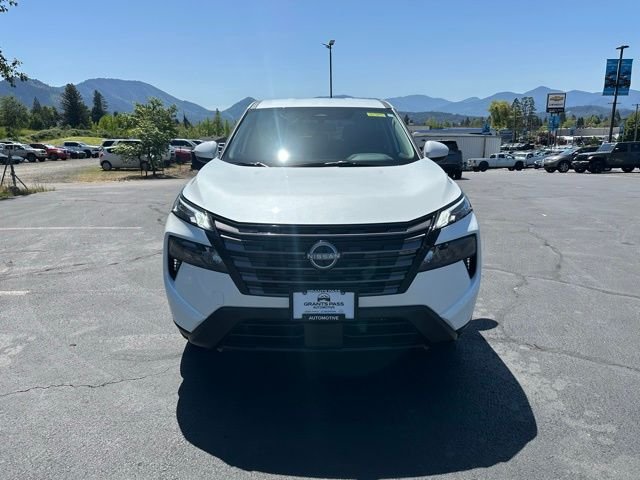 New 2026 White Nissan SV image 9