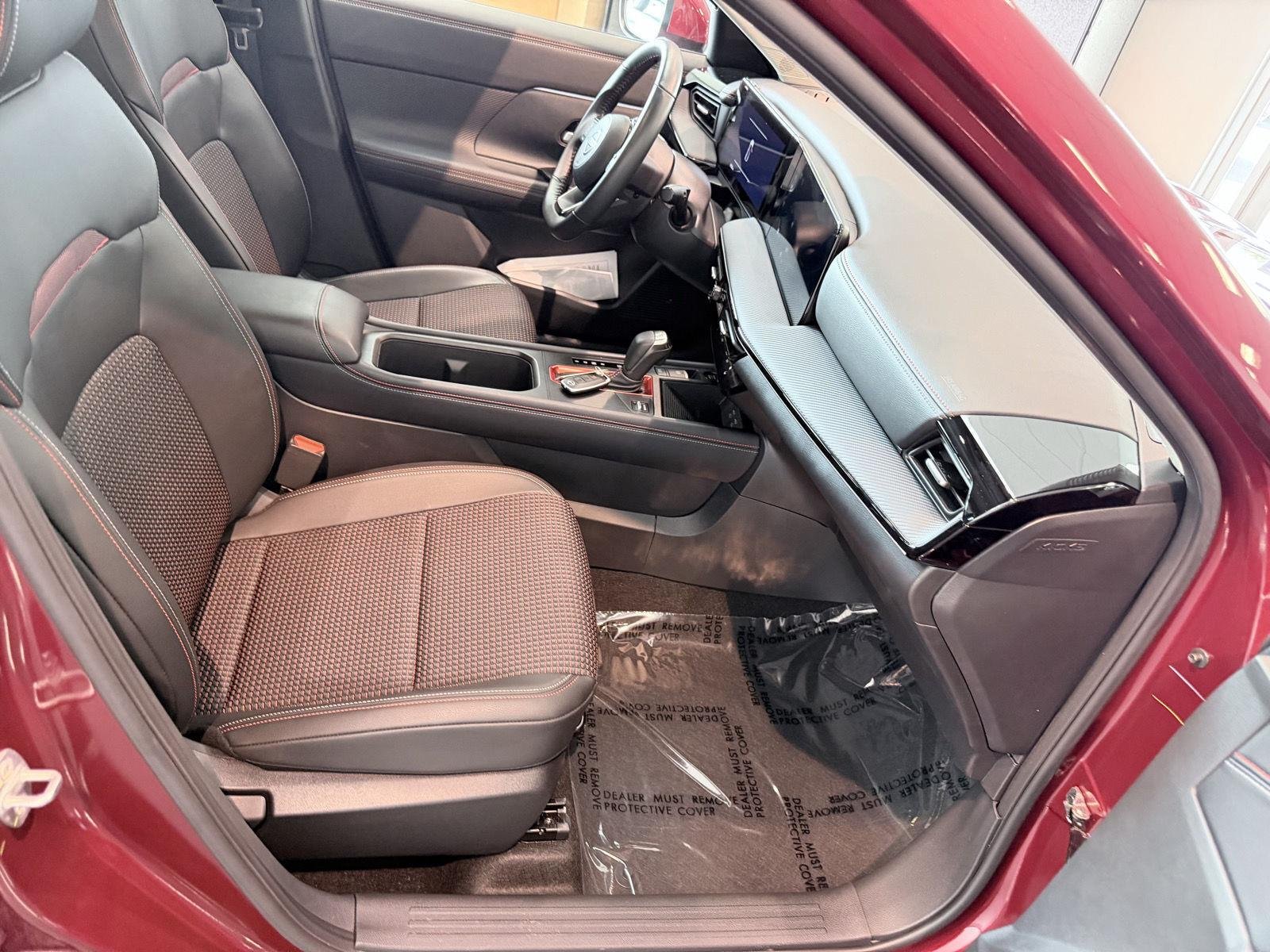 Used 2025 Scarlet Ember Tintcoat Nissan SR image 29