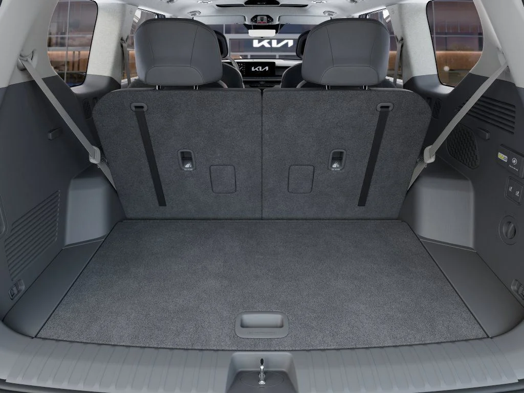 New 2026 Ivory Silver Kia Land image 19