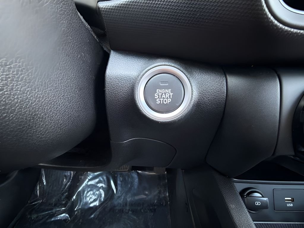2023 Hyundai Kona SEL - Photo 17