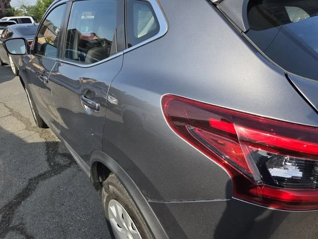 Used 2020 Gray Nissan S image 8