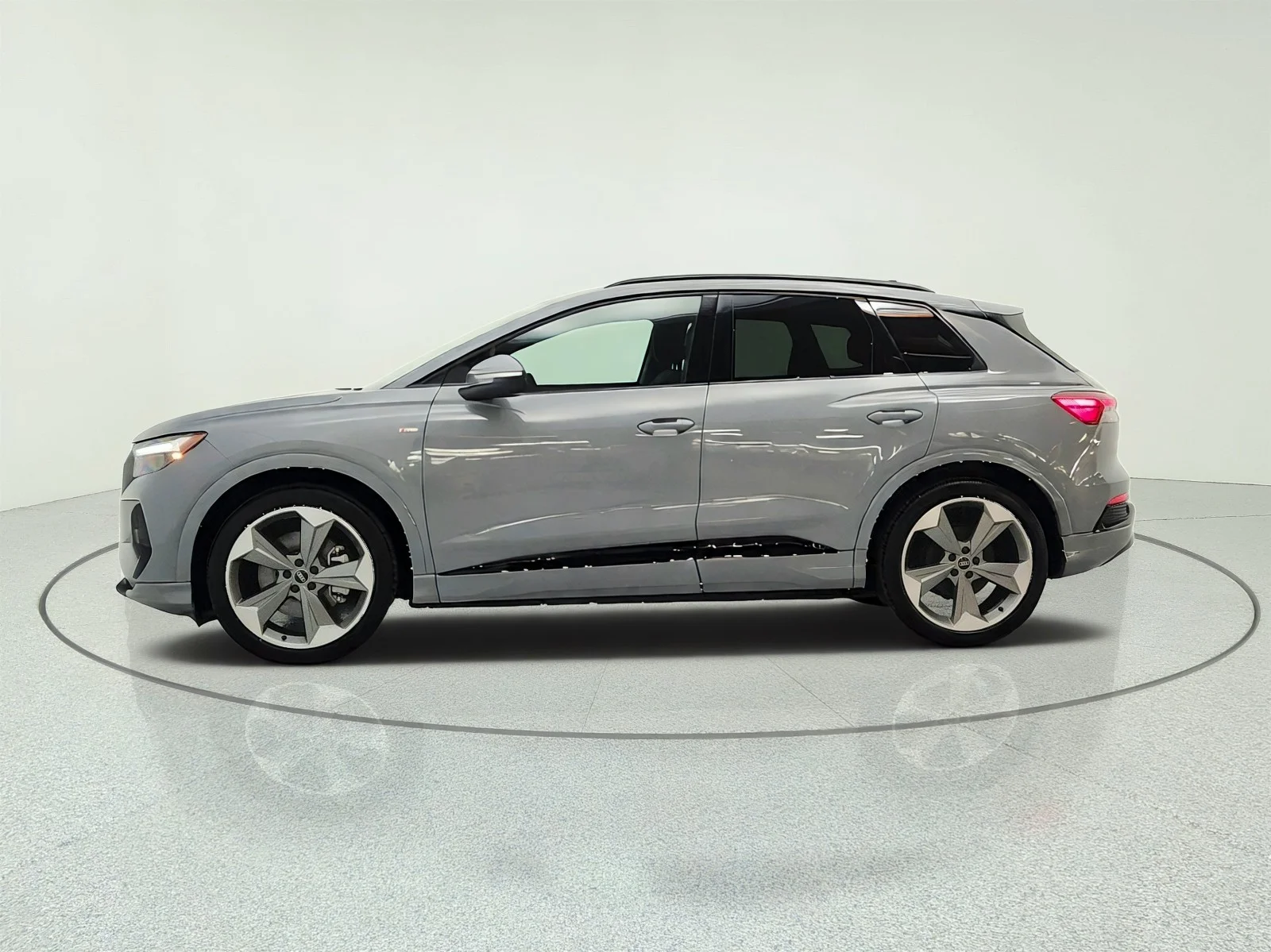 Used 2025 Pebble Gray Audi Premium Plus 55 quattro image 8