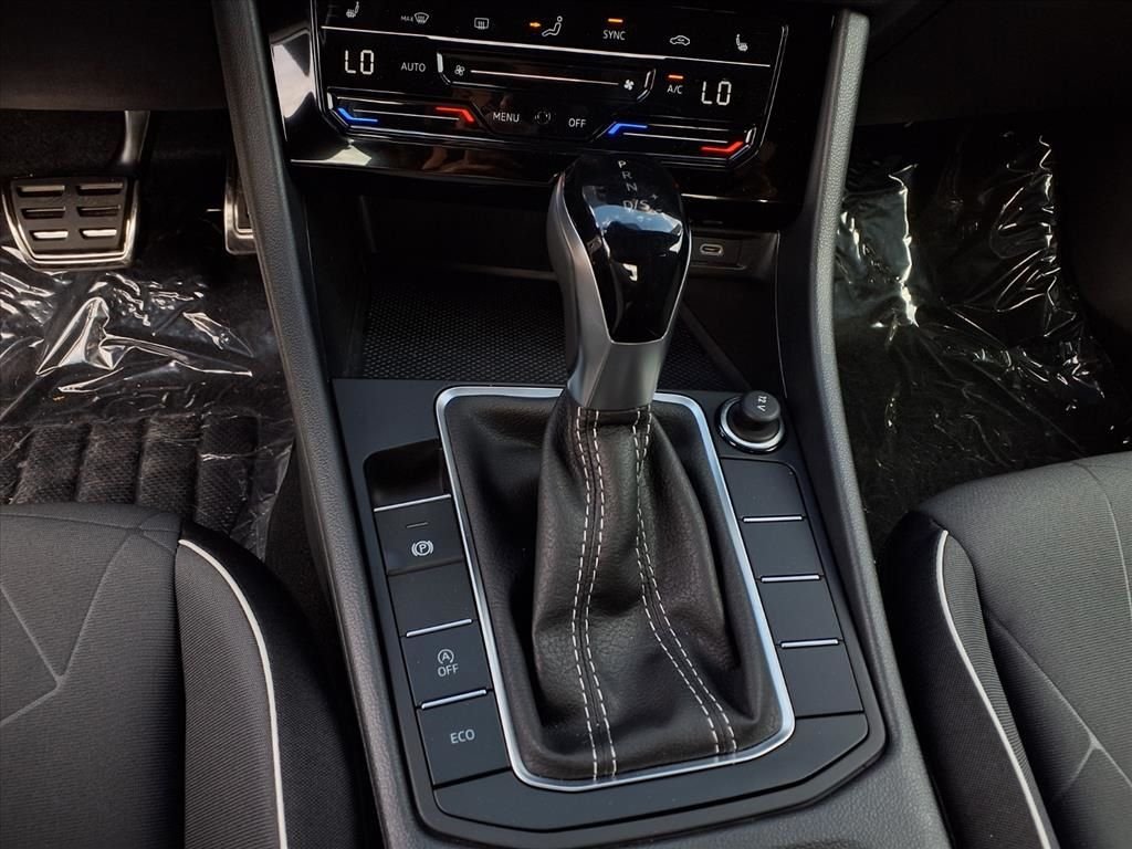 2025 Volkswagen Jetta Sport - Photo 11