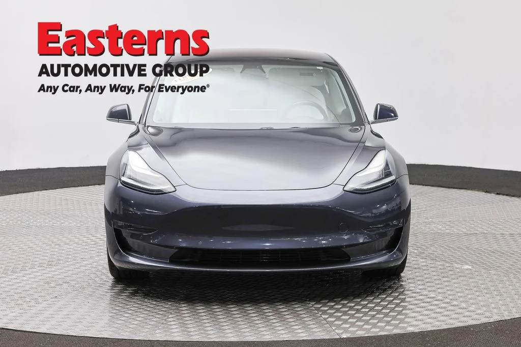 Used 2018 Gray Tesla Long Range image 2